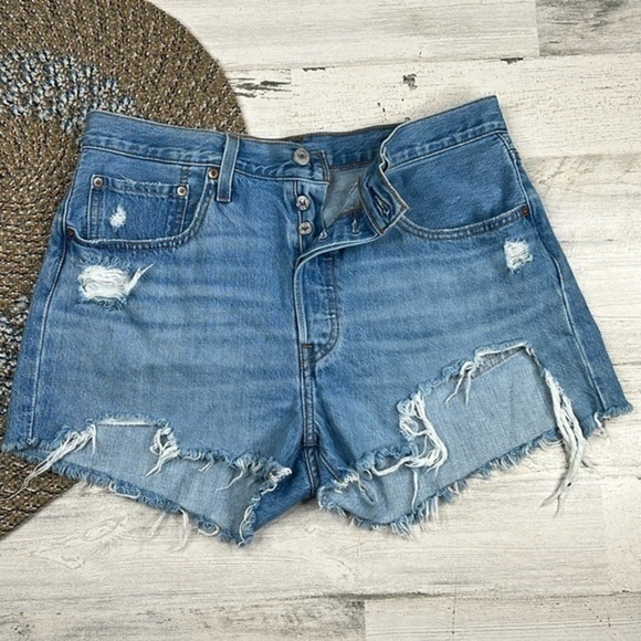 LEVI'S 501 Distressed Destroy Cut-off Jean Shorts Size 31 Button Fly Front Blue - Picture 1 of 17